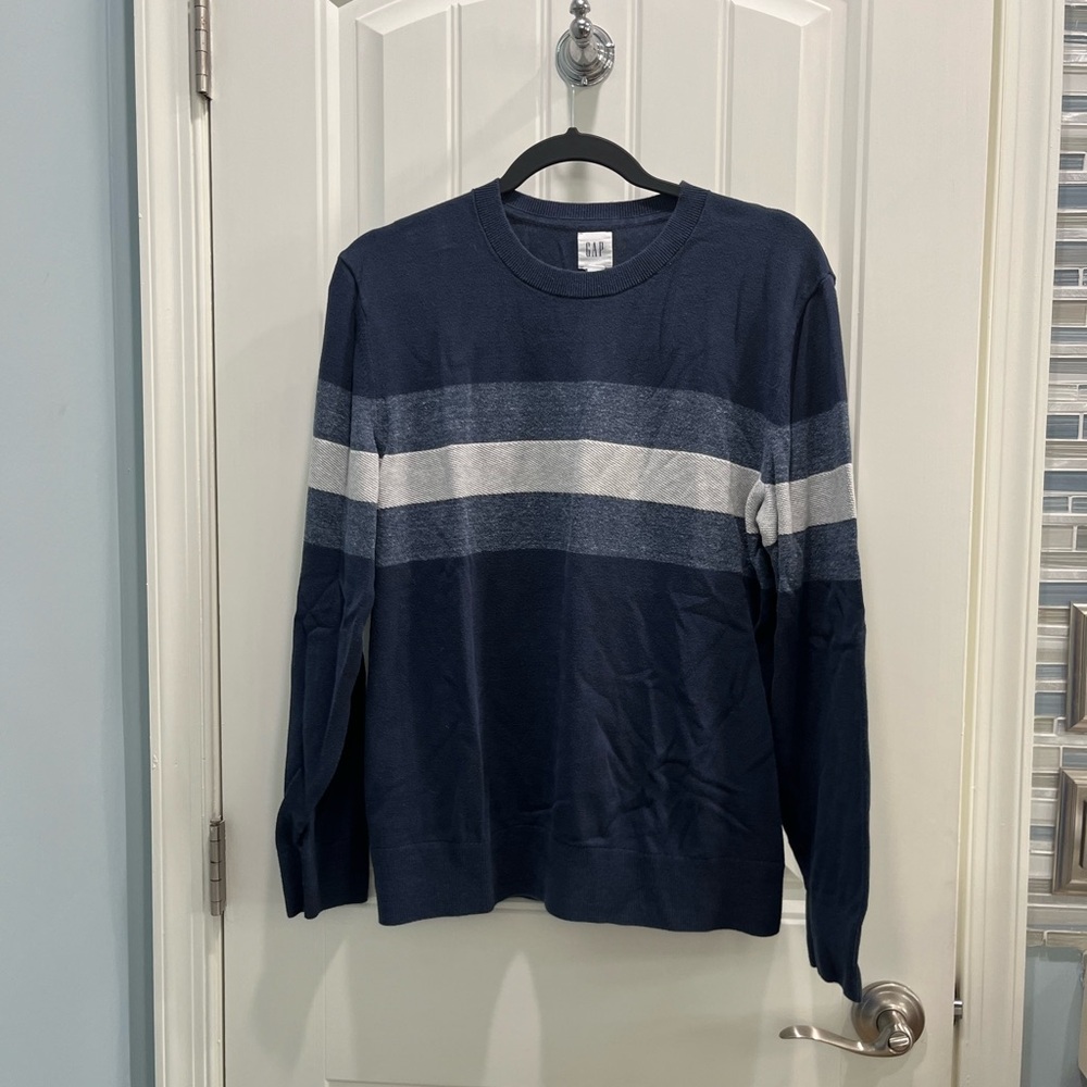 Gap men’s crewneck striped sweater in blue and gray. Size small.